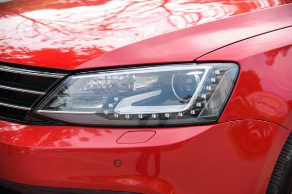 Kiểm chứng Volkswagen Jetta, xe Đức dưới 1 tỷ đồng 10