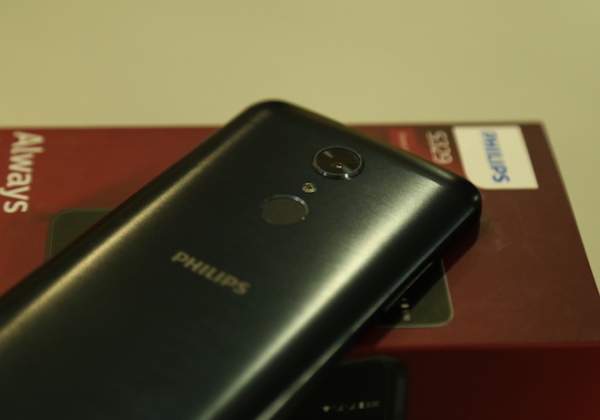 Philips tung bộ đôi smartphone màn hình 2.5D tràn viền, giá rẻ 4