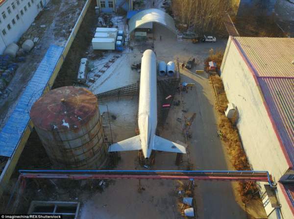 TQ: Anh nông dân bỏ 2,8 tỉ đồng xây nhà hình máy bay Airbus A320 5