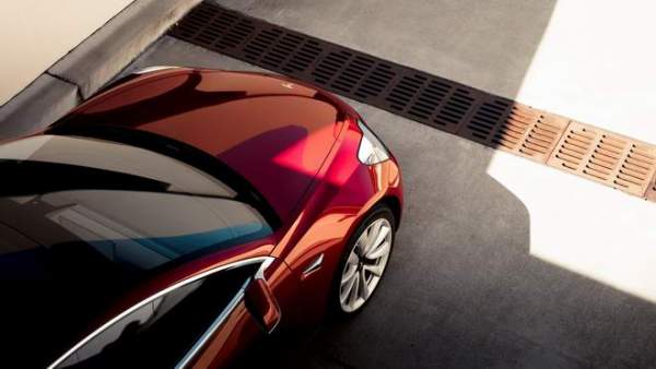 Tesla đang đánh cược với xe Model 3 3