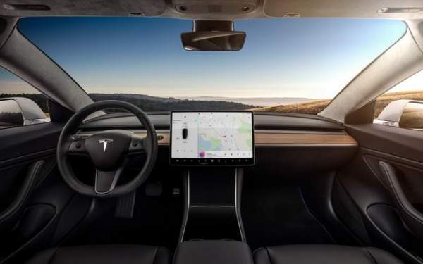 Tesla đang đánh cược với xe Model 3 4