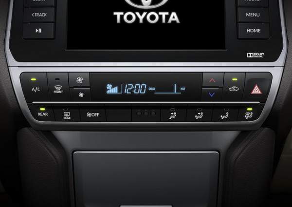 Toyota Land Cruiser Prado 2018 bản đầy đủ có những gì? 6