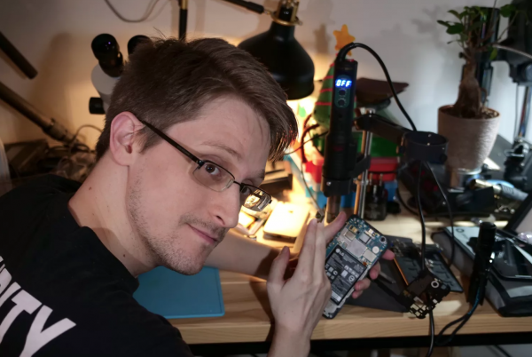 Ứng dụng này của cựu nhân viên NSA Edward Snowden sẽ giúp bạn biết laptop mình có bị theo dõi hay không?