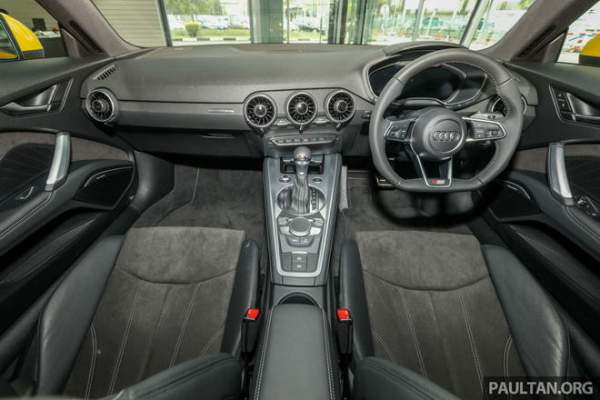 Audi TT 2.0 Black Edition 2018 có giá 1,7 tỷ đồng 3