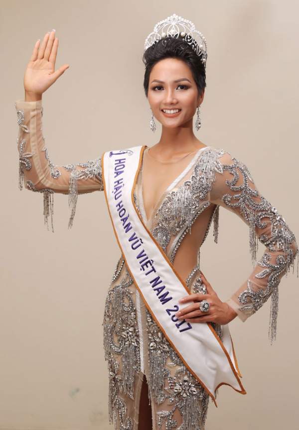 3 mỹ nữ dân tộc đẹp lạ từng "khuynh đảo" các cuộc thi hoa hậu Việt 2