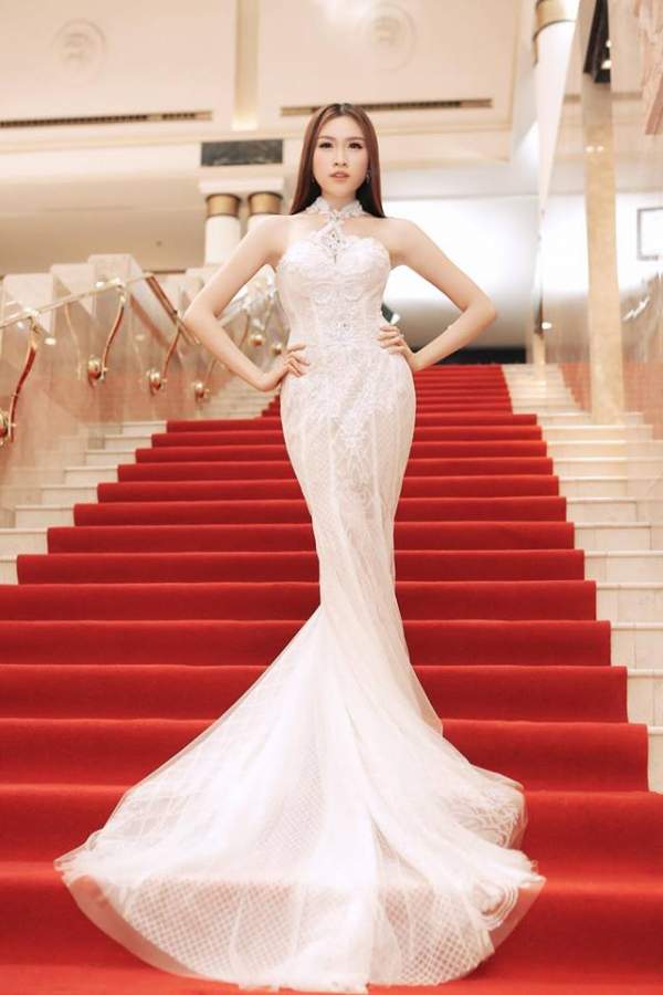 Gu mặc gợi cảm của nữ MC nóng bỏng nhất VTV từng thi hoa hậu 12
