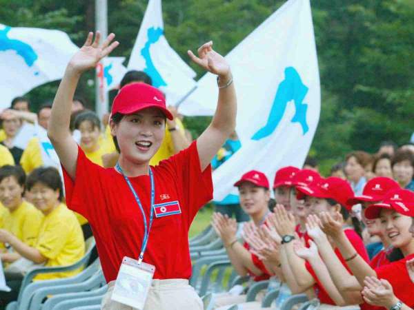 Ngắm “đội quân" toàn mỹ nữ của Triều Tiên đi cổ vũ ở nước ngoài 3