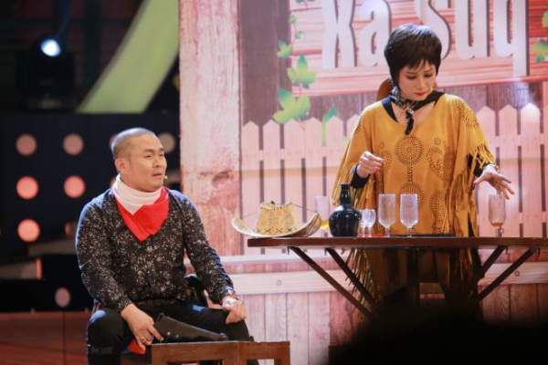 Hoài Linh bất ngờ bị cắt vai trên sân khấu hài Tết khi diễn cùng đàn em 7