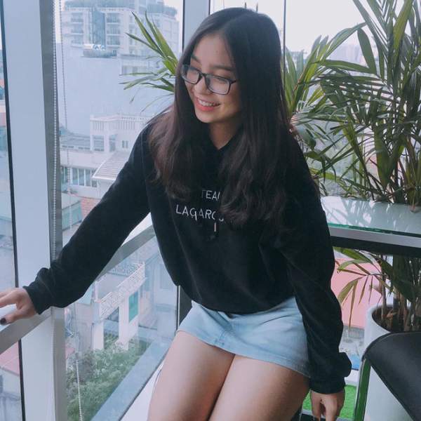 Bạn gái đẹp mơn mởn của “ngôi sao sáng chói” U23 Việt Nam 9