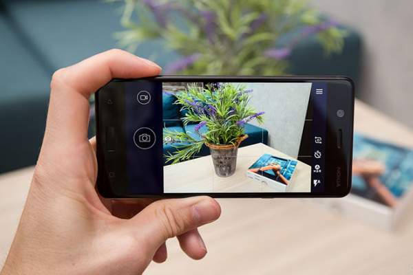 Nokia được đồn phát triển smartphone với 5 camera phía sau 2