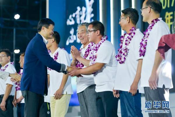 Thành Long, Lý Liên Kiệt tránh nhau tại sự kiện của Jack Ma 2