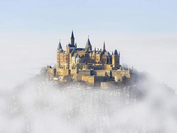 Những lâu đài phủ đầy tuyết lãng mạn nhất thế giới 4