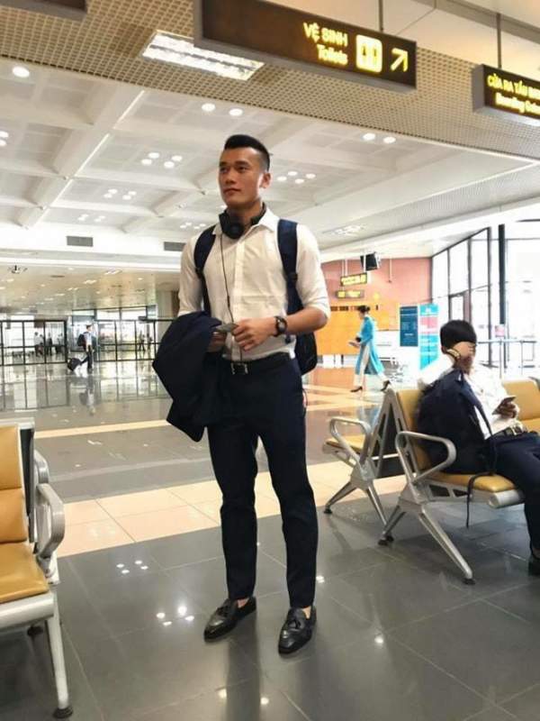 Cận cảnh gương mặt không góc chết của nam thần số 1 tuyển U23 Việt Nam 2
