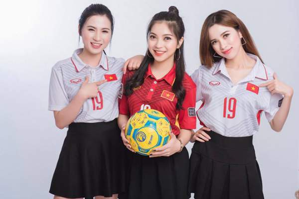 Bạn gái Quang Hải làm điều cực đáng yêu cổ vũ U23 Việt Nam đá chung kết 6
