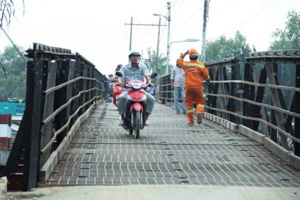 Khắc phục “thần tốc” cầu Long Kiểng sập do xe tải "đè" ở Sài Gòn 9