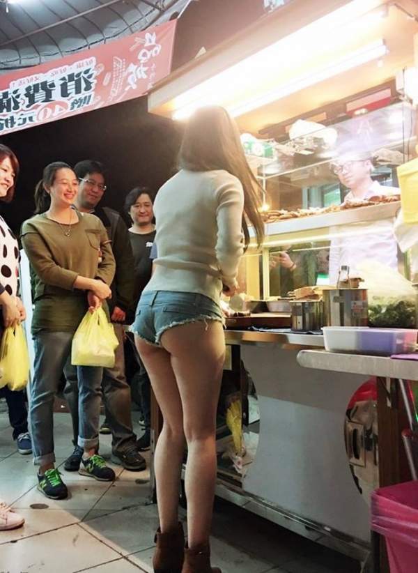 Thời trang thiếu trước hụt sau của 3 cô "hot girl bán thịt lợn" ở châu Á 3