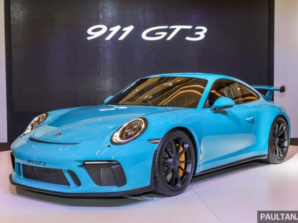 Porsche 911: "Quái thú" khó chế ngự với động cơ đặt sau 4
