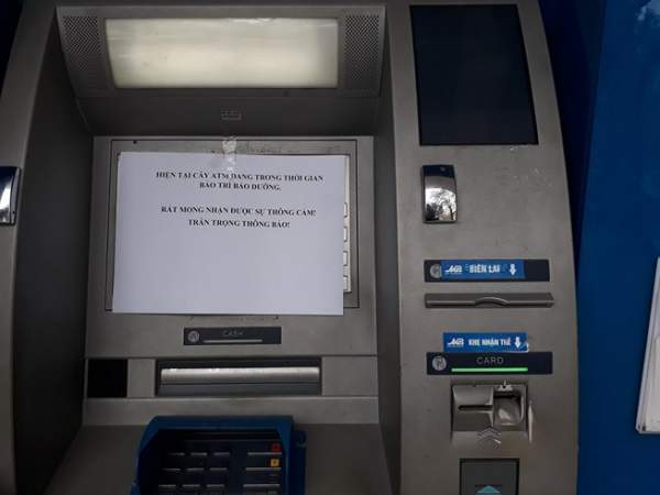 ATM quá tải, cãi lộn vì không rút được tiền tiêu Tết 10