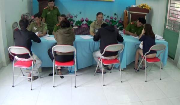 Nhiều nam nữ “phê” ma túy trong khách sạn ở Sài Gòn ngày 26 Tết 3