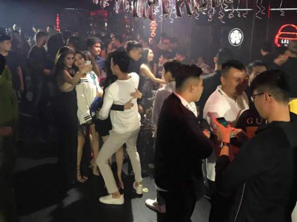 Nhiều quán Karaoke ở Hà Nội hút khách bằng Shisha, bóng cười 2
