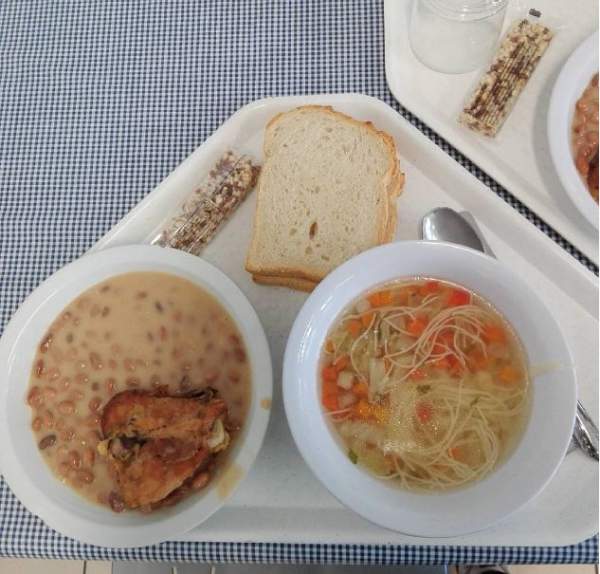 Bữa trưa tại trường học ở các nước có những gì? 9