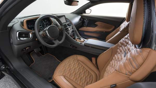 Với hãng độ Startech, siêu xe Aston Martin DB11 nguyên bản vẫn chưa ""đủ đô"" 4