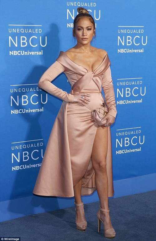 Bí mật vòng eo 6 múi ở tuổi 50 của Jennifer Lopez 5