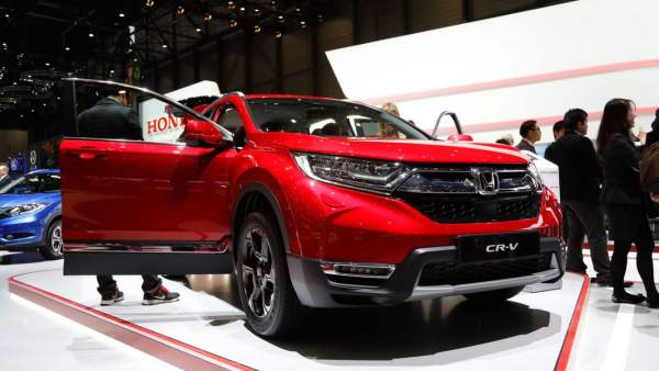 Đã mắt với Honda CR-V 2018 màu đỏ ấn tượng tại Geneva