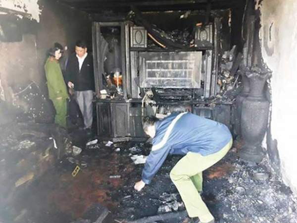 Vụ cháy 5 người chết ở Đà Lạt: Camera ghi hình ông hàng xóm cầm can xăng 3