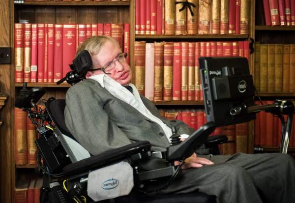 Thiên tài vật lý Stephen Hawking qua đời ở tuổi 76 2