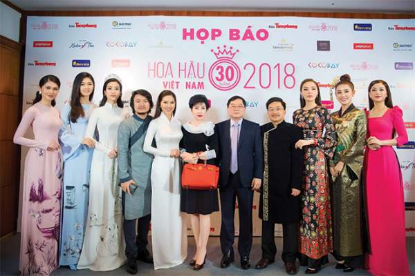 Cố vấn sắc đẹp Hoa hậu Việt Nam 2018 trẻ xinh khó ngờ ở tuổi 50 6