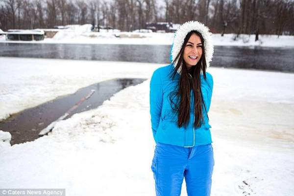 Cô gái Ukraine khỏa thân tắm sông băng để xinh đẹp hơn 6