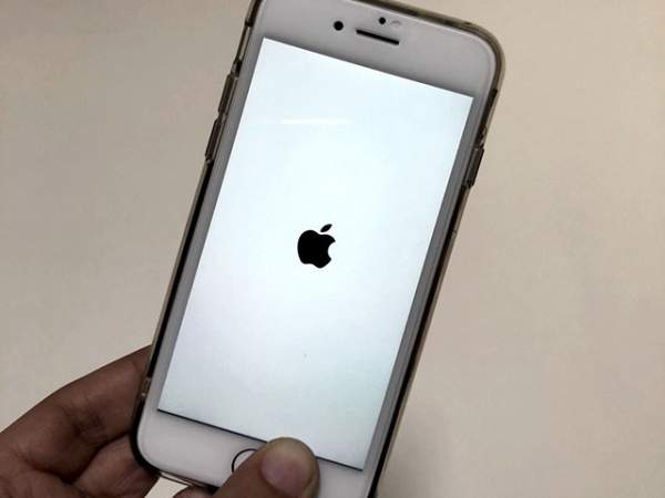 HOT: Apple khẩn cấp ngừng hoạt động sản xuất iPhone 8 trong 2 tuần 4