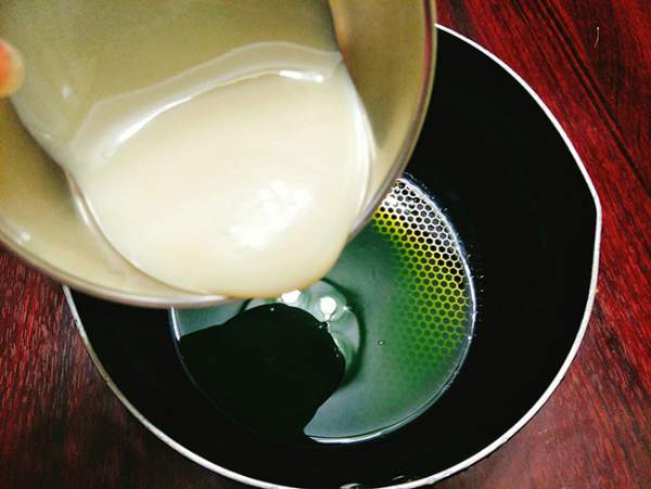 Cách làm sữa chua lá dứa thơm mát cực hấp dẫn cho mùa hè 5