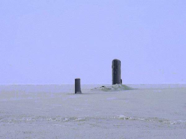 Bên trong tàu ngầm hạt nhân Mỹ phá băng chui lên ở “sân sau” Nga 3