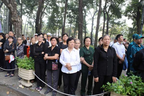 Cố Thủ tướng Phan Văn Khải đang trên đường về đất mẹ 25