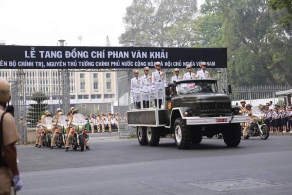 Cố Thủ tướng Phan Văn Khải đang trên đường về đất mẹ 20