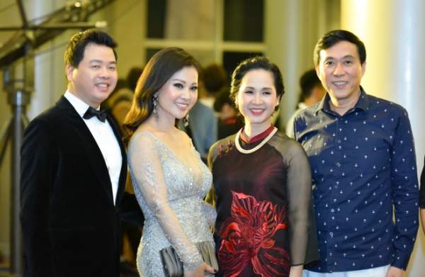 Hoa hậu Nguyễn Thị Huyền quyến rũ sánh đôi cùng Tấn Minh 11