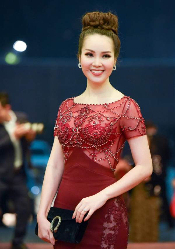 Hoa hậu Nguyễn Thị Huyền quyến rũ sánh đôi cùng Tấn Minh 7