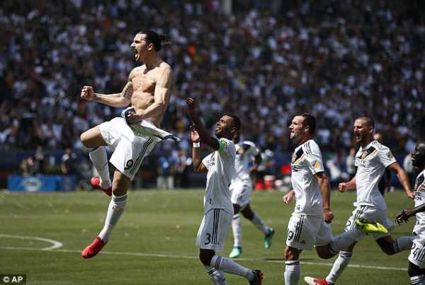Ibrahimovic tỏa sáng rực rỡ ngày ra mắt, LA Galaxy ngược dòng khó tin