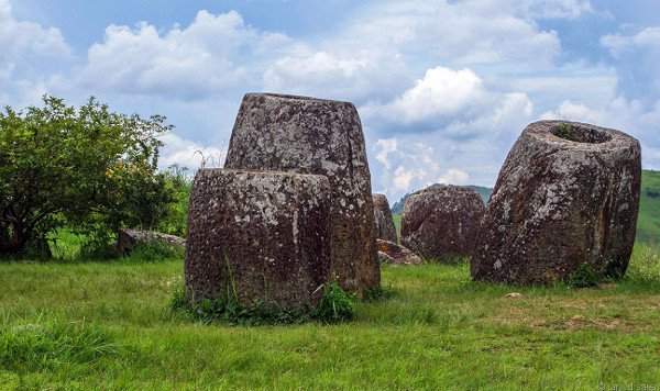 Bí ẩn 2.500 năm ở cánh đồng chum Lào 2