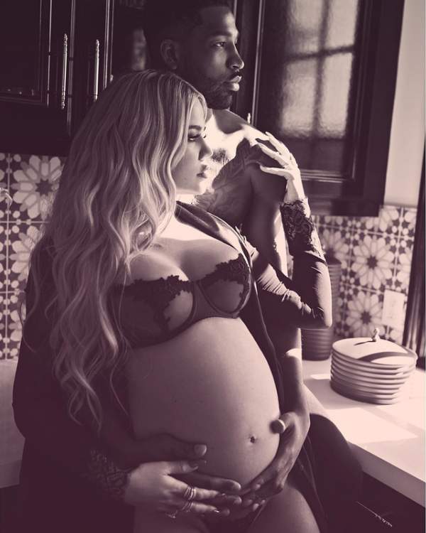 Khloe Kardashian đã sinh con gái 5