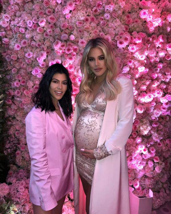 Khloe Kardashian đã sinh con gái 7