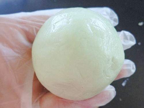 Cách nấu chè trôi nước lá dứa nhân đậu xanh cực ngon cho Tết Hàn thực 7