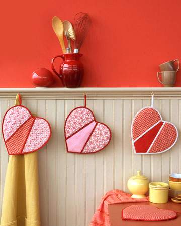 Cách làm lót nồi trái tim để căn bếp mang không khí valentine 7