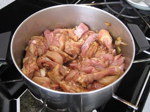 Cách nấu canh chua thịt gà tuy lạ nhưng ngon 4