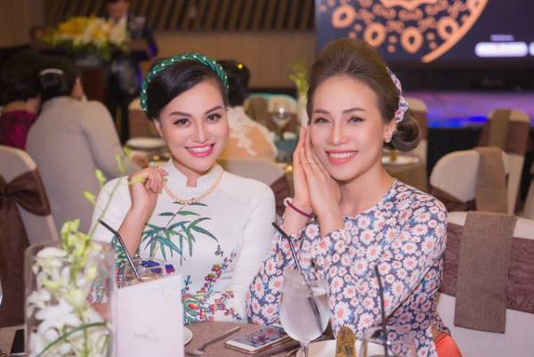 Nữ Hoàng Trần Huyền Nhung diện áo dài của NTK Ngọc Hân đi event hoa hậu quý bà. 6