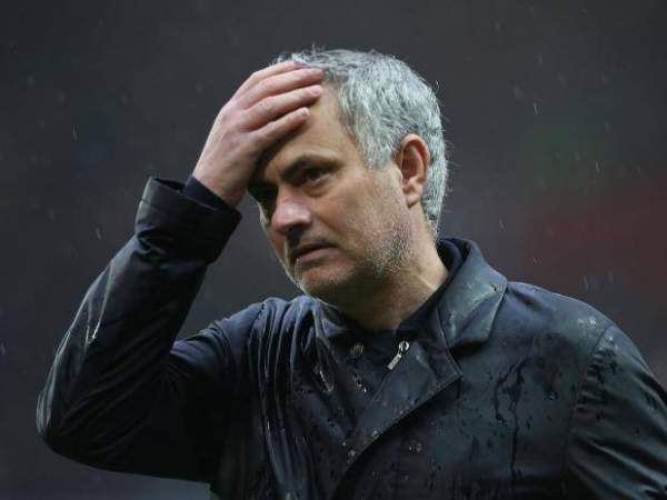 Mourinho loại hàng loạt cầu thủ sau trận thua sốc West Brom