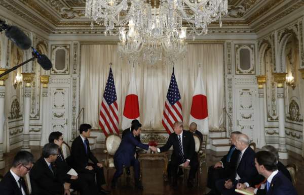 Tổng thống Trump đón thân mật Thủ tướng Nhật Bản tại "Cung điện Mùa Đông" 6