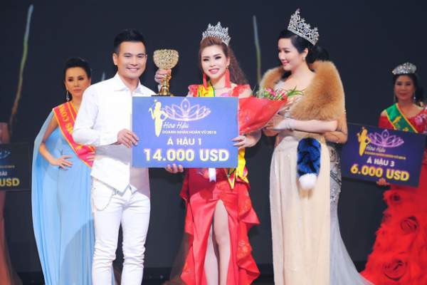 Vũ Thanh Thảo đăng quang Á hậu 1 tại Hoa hậu Doanh Nhân Hoàn Vũ 2018 10